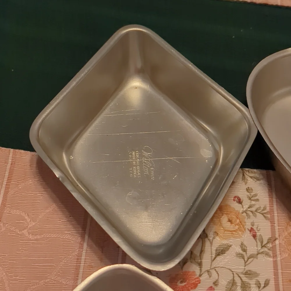 Wilton card symbol pans